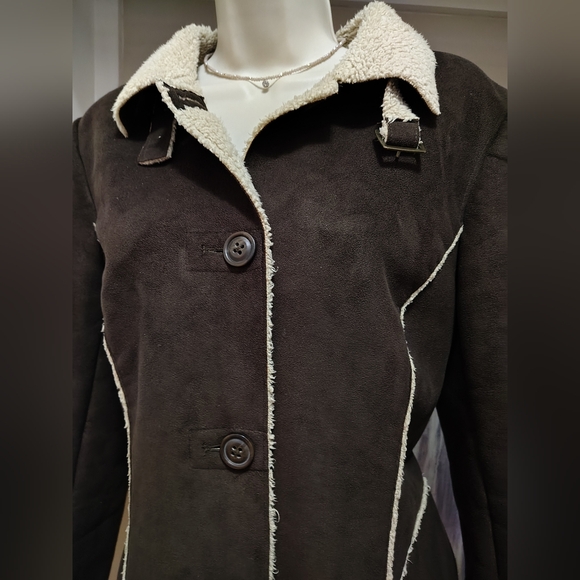 Old Navy Dark Brown Teddy Jacket with Cream Accents - Picture 3 of 8